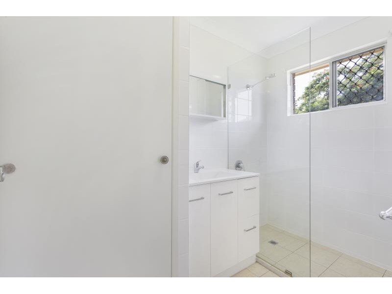 3/11 Card Street, Berserker QLD 4701